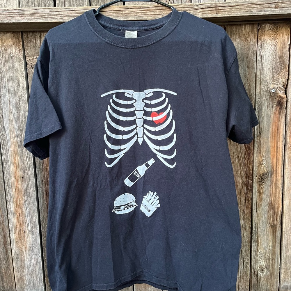 Skeleton 🖤 Beer + Burgers Black Tee Novelty Print Halloween Tshirt